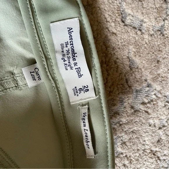 Abercrombie & Fitch 90’s Straight Ultra High Rise Vegan Leather Sage Green Pants - Picture 7 of 10